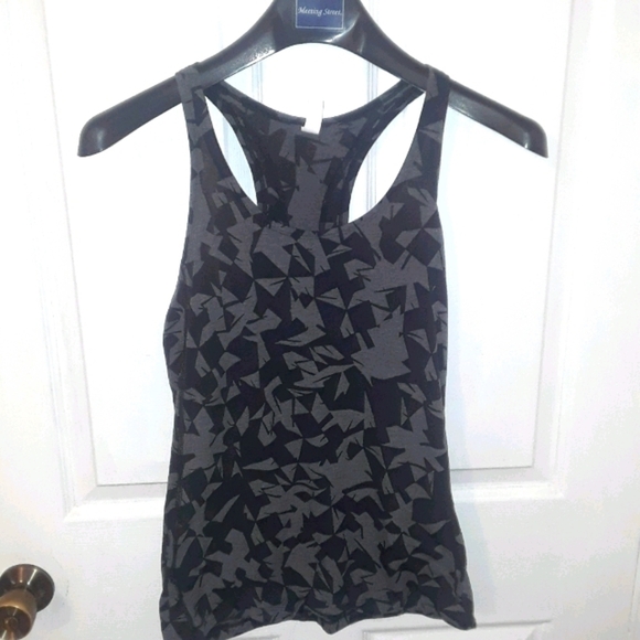 under armour tee back tank top size small - Picture 1 of 4